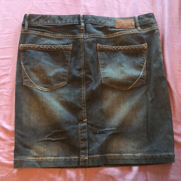 Jean Mini Skirt- Converse - Picture 4 of 4